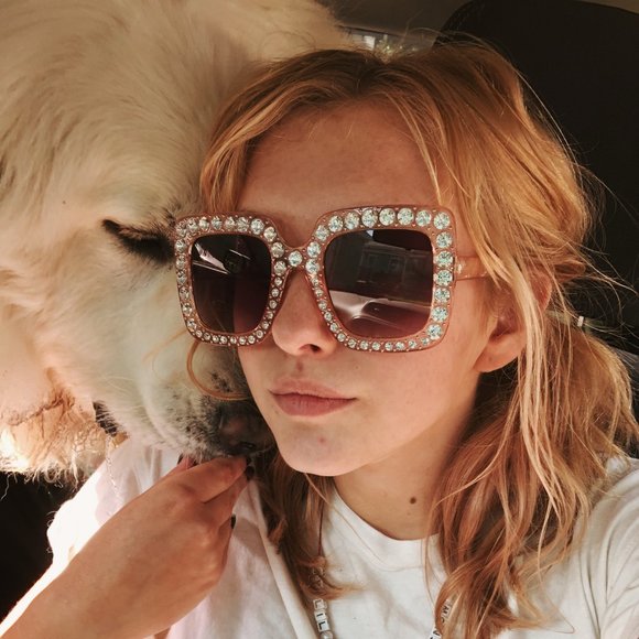 Meet the Posher - Picture 2 of 8